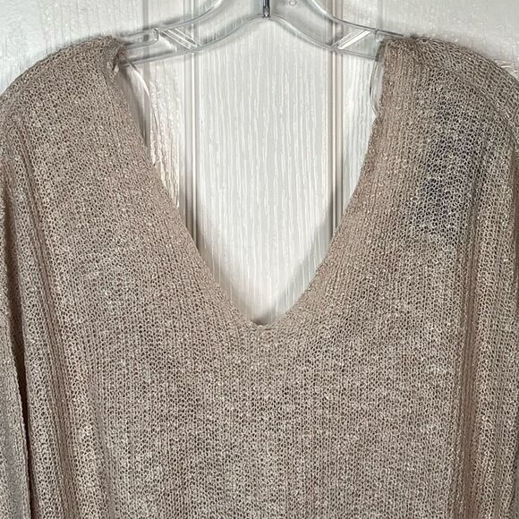 Moon & Madison Sz L Tan Twist Back Sweater Vneck - Picture 2 of 12